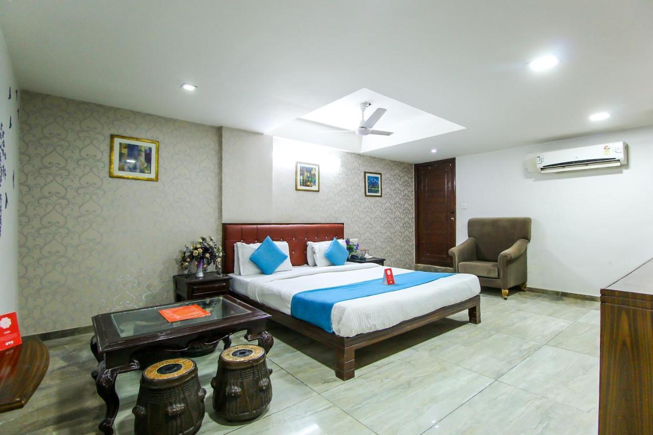 Hotel Seven 阿穆达巴 外观 照片