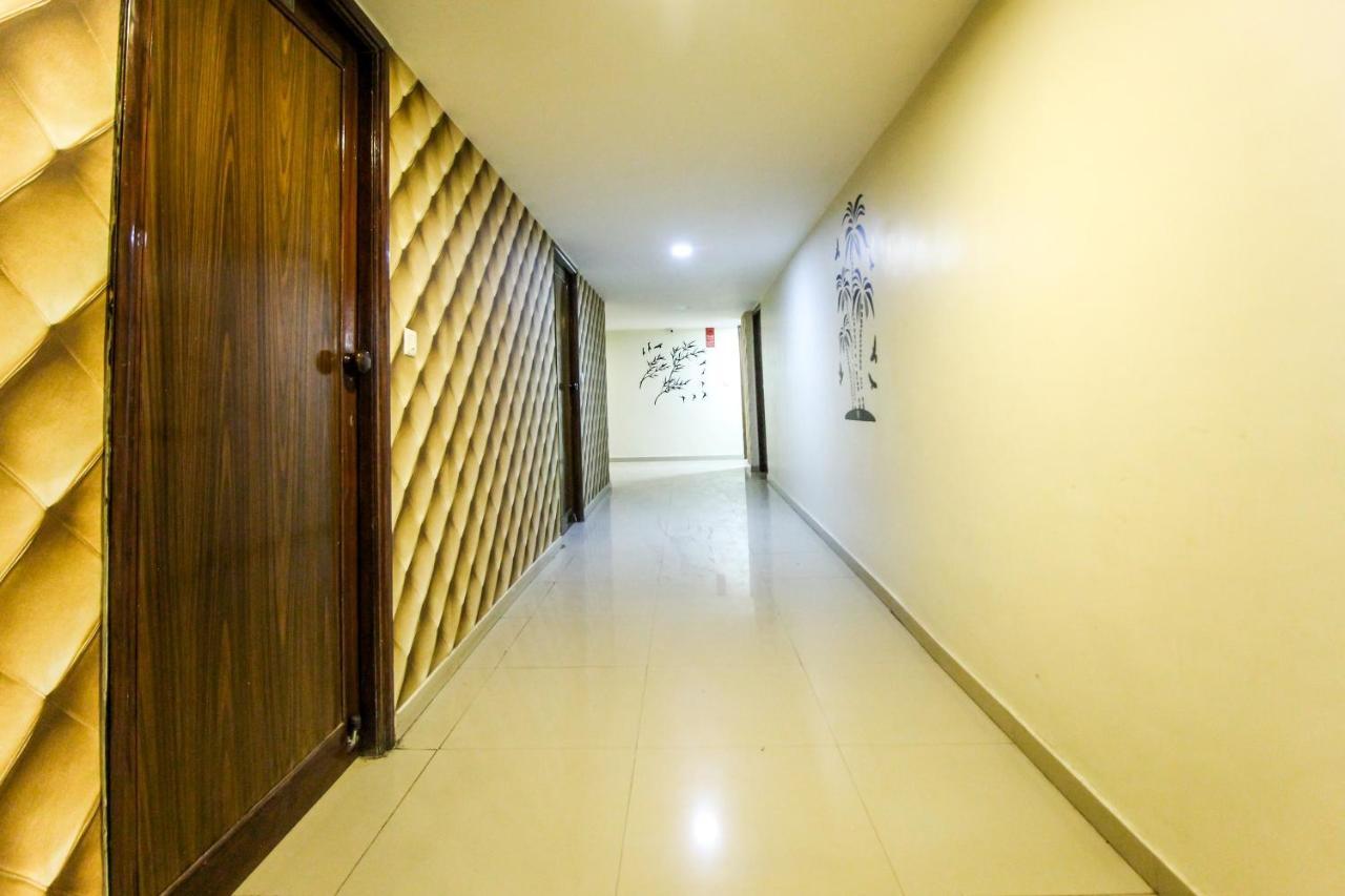 Hotel Seven 阿穆达巴 外观 照片