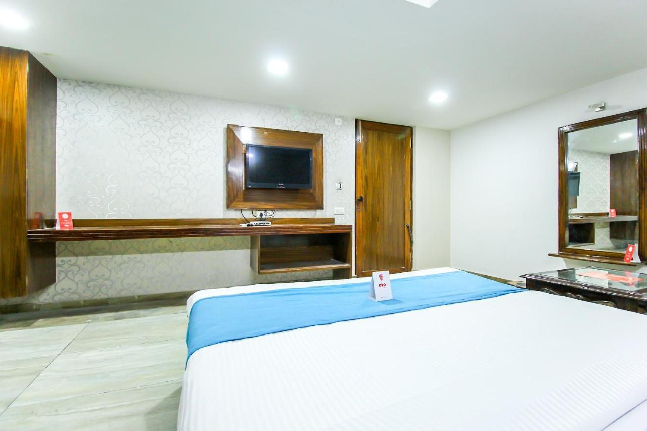 Hotel Seven 阿穆达巴 外观 照片